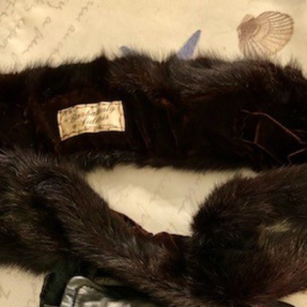 VINTAGE FUR COLLAR REDUCED